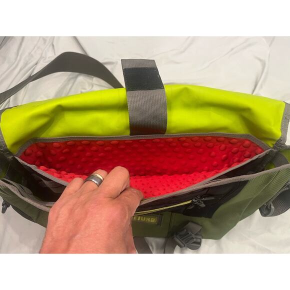 Timbuk2 Messenger Bag Size Medium Green & Black Shoulder Crossbody Bag 16x13 - Picture 3 of 4